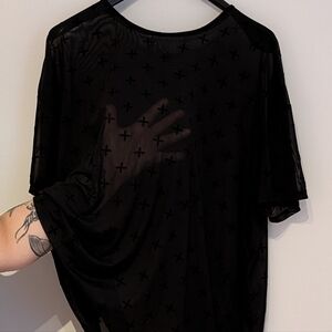 💀🌙 🆕 Black mesh top with velvet crosses, size 2x NWOT